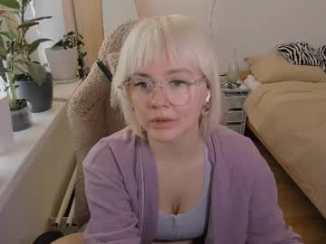 Rororo1818 April 09, 2025 Chaturbate stream image