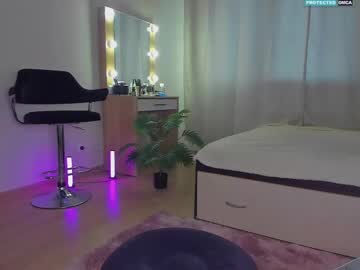 Eviesapphire April 09, 2025 Chaturbate stream image