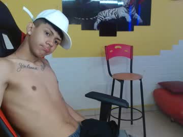 Dey_Skinnyboyx18 April 12, 2025 Chaturbate stream image