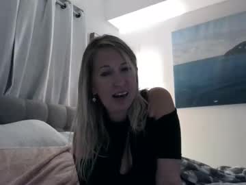 Beach_Bunny69 April 14, 2025 Chaturbate stream image