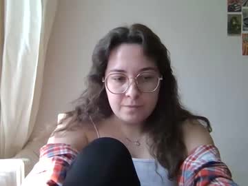 Bluebutterfly_69 April 14, 2025 Chaturbate stream image