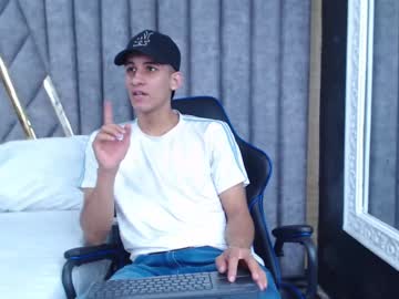 Jakemoxley2 April 14, 2025 Chaturbate stream image
