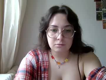Bluebutterfly_69 April 15, 2025 Chaturbate stream image