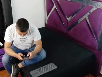 Maximo_225 April 15, 2025 Chaturbate stream image