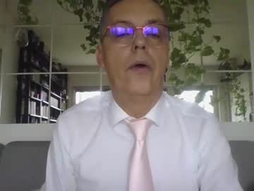 Suit_Elegant April 16, 2025 Chaturbate stream image