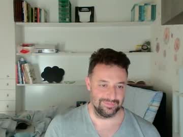 Esibizionista_91 stream photo from April 16, 2025