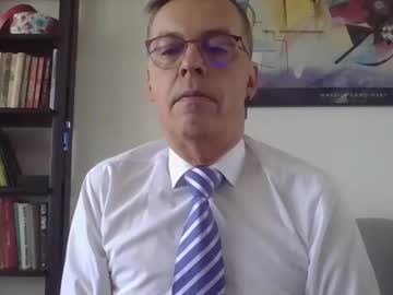 Suit_Elegant April 17, 2025 Chaturbate stream image