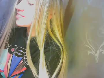 Karolynafox April 17, 2025 Chaturbate stream image