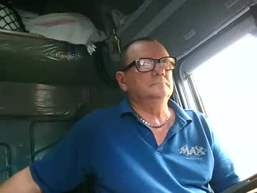 Komputer123456789 April 17, 2025 Chaturbate stream image
