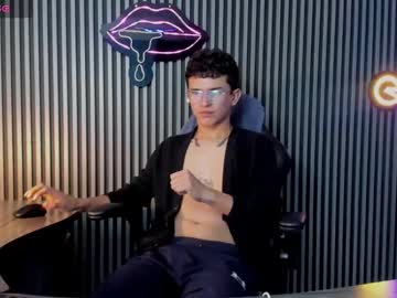 Cristian_Castle April 17, 2025 Chaturbate stream image