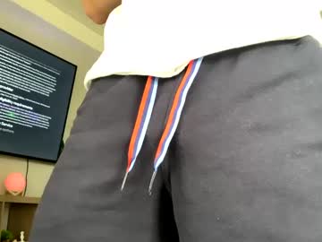 Wentbrokeonstrippers April 17, 2025 Chaturbate stream image