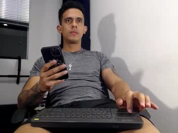 Moises_Paez April 17, 2025 Chaturbate stream image