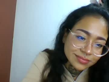 Honeybluee April 18, 2025 Chaturbate stream image