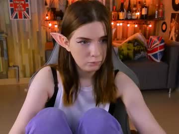 Aliceinredsquare April 18, 2025 Chaturbate stream image