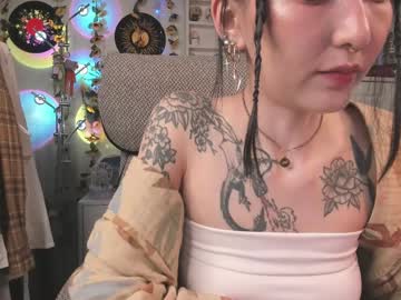 Kellyasian April 18, 2025 Chaturbate stream image
