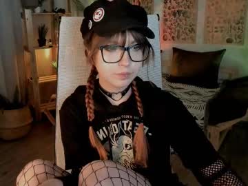 Memorycadence April 18, 2025 Chaturbate stream image