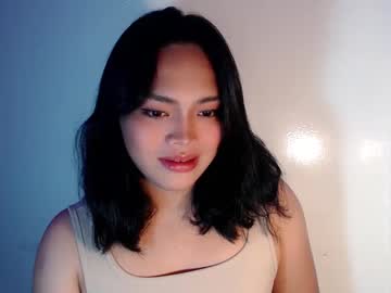 Mira_Luna222 April 18, 2025 Chaturbate stream image