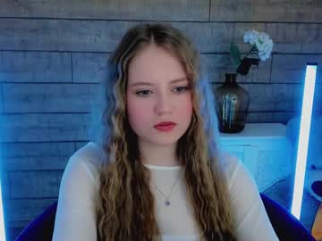 Selinswarovski April 18, 2025 Chaturbate stream image