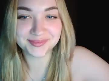 Adelinelunas April 18, 2025 Chaturbate stream image