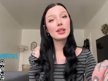 Evelynforever stream photo from April 18, 2025