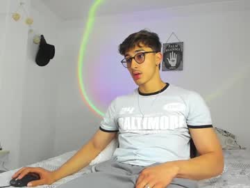 Latinreall April 18, 2025 Chaturbate stream image