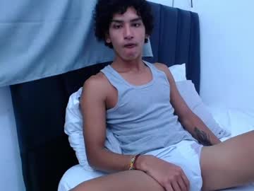 Tayronx33 April 18, 2025 Chaturbate stream image