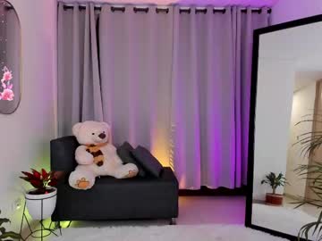 Roxie_Gates April 21, 2025 Chaturbate stream image