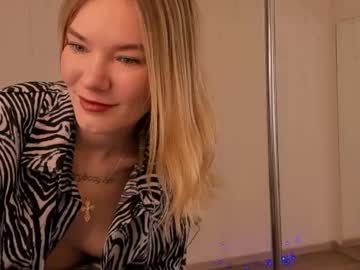 Coralineyouth1 April 21, 2025 Chaturbate stream image