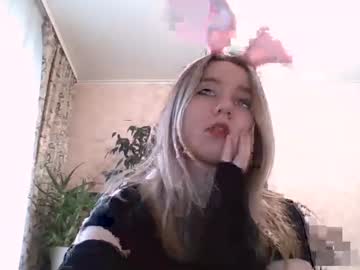 Olya_Moormeir April 21, 2025 Chaturbate stream image