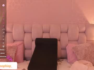 Sophiepettite stream photo from April 21, 2025