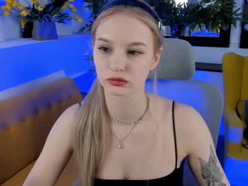 Avadaviis April 22, 2025 Chaturbate stream image