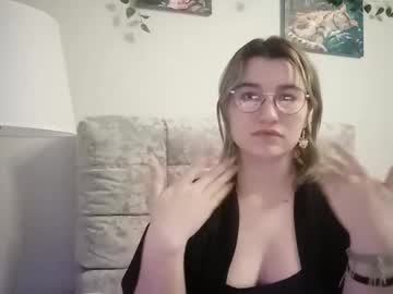 Kristenhall April 22, 2025 Chaturbate stream image
