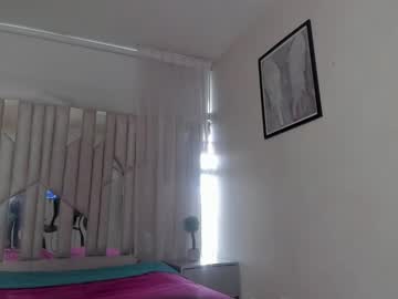 Abril_Hills_ April 22, 2025 Chaturbate stream image