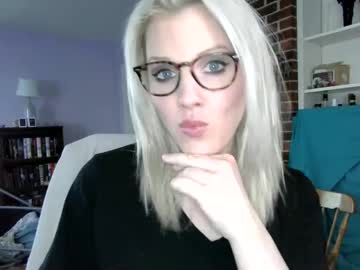 Holly_Bourbon April 22, 2025 Chaturbate stream image