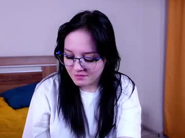 Rowenahaines April 23, 2025 Chaturbate stream image