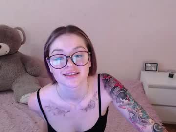Miaacat stream photo from April 23, 2025