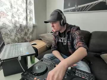Peewpewlazer April 25, 2025 Chaturbate stream image