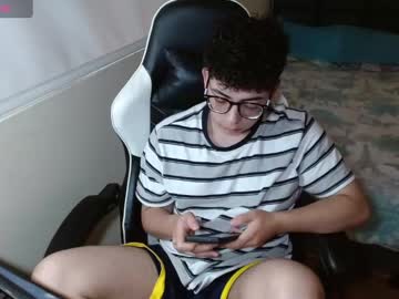 Gay_In_Purple April 25, 2025 Chaturbate stream image