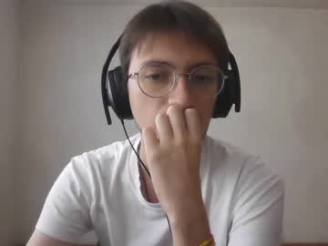 Twinkwithglasses98 April 25, 2025 Chaturbate stream image
