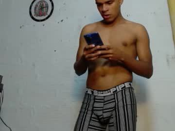 Santi_Hot02 April 25, 2025 Chaturbate stream image