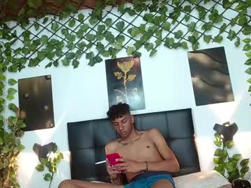 Merlyn06 April 25, 2025 Chaturbate stream image