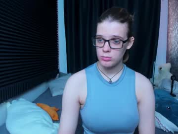 Kiki_Krash April 27, 2025 Chaturbate stream image