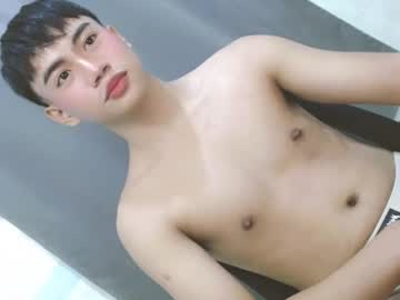 Julliene_69 April 28, 2025 Chaturbate stream image