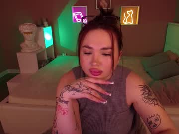 Krissmoss May 01, 2025 Chaturbate stream image
