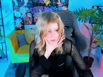 Miachains May 01, 2025 Chaturbate stream image