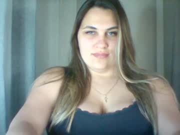 Moonlitrose_ May 01, 2025 Chaturbate stream image