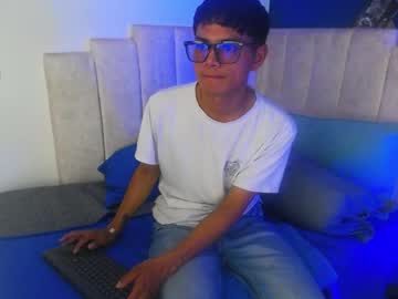 Dooggy_23 May 01, 2025 Chaturbate stream image