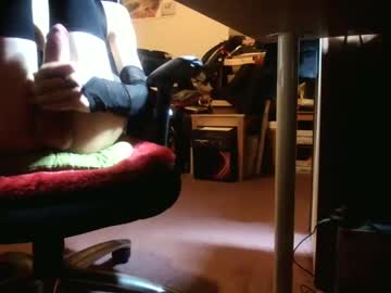 Houser37 May 01, 2025 Chaturbate stream image