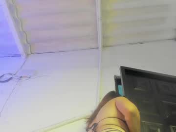 Arielvega04 May 02, 2025 Chaturbate stream image
