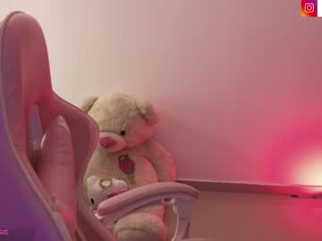 Catherine_111 May 02, 2025 Chaturbate stream image